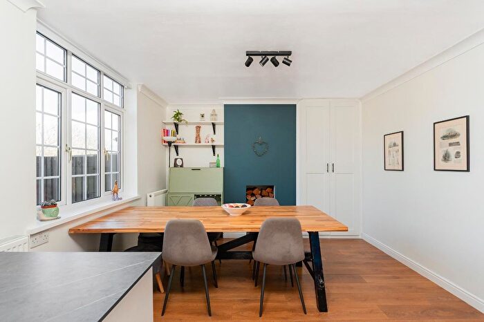 3 Bedroom Semi Detached House For Sale In Riviera Crescent, Staple Hill, BS16