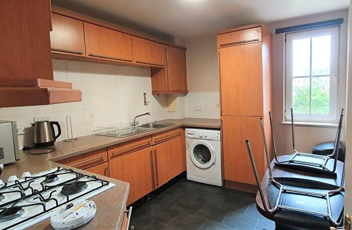 2 Bedroom Flat To Rent In Stead's Place, Edinburgh, EH6