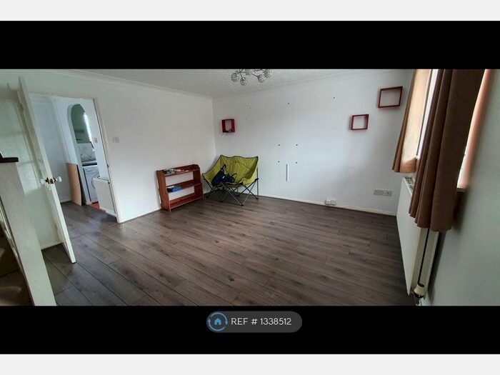 3 Bedroom End Of Terrace House To Rent In Hasfield Close, Quedgeley, Gloucester, GL2