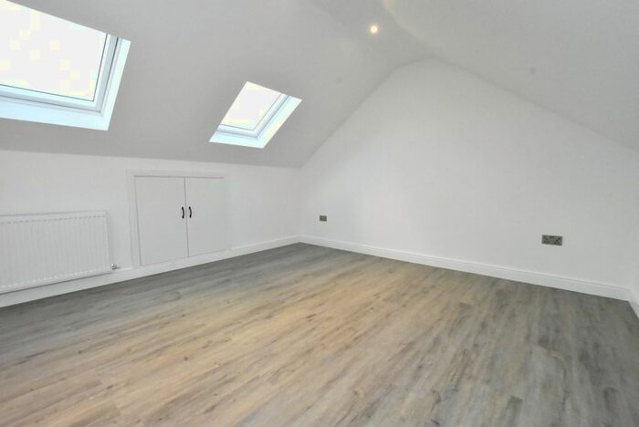 2 Bedroom Flat To Rent In Lower Addiscombe Road, Addiscombe, Croydon, CR0