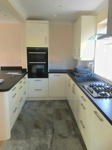 5 Bedroom Semi-Detached House To Rent In Guildford, GU2