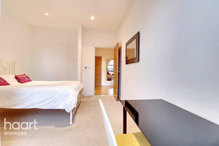 1 Bedroom Apartment For Sale In Scimitar House, RM1