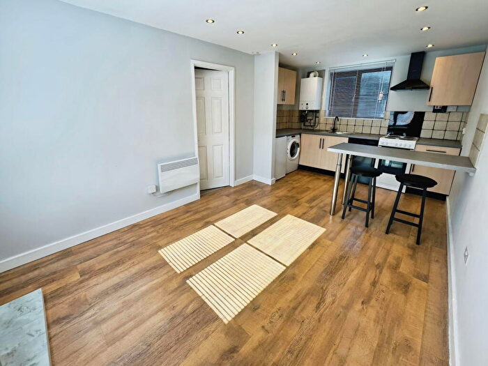1 Bedroom Flat To Rent In Eastleaze Road, Eastleaze, Swindon, Wiltshire, SN5