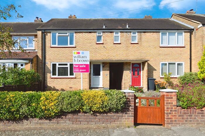 2 Bedroom Terraced House For Sale In Winterscroft Road, Hoddesdon, EN11