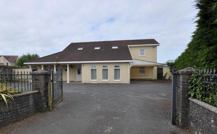 4 Bedroom Property For Sale In Crofty, Salem Road, St. Clears, Carmarthen, SA33