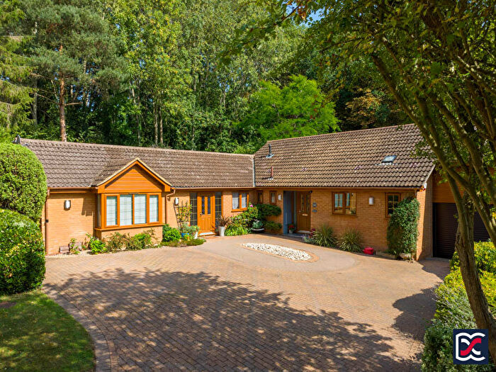 4 Bedroom Detached Bungalow For Sale In Tall Trees Close, Northampton, Northamptonshire, NN4