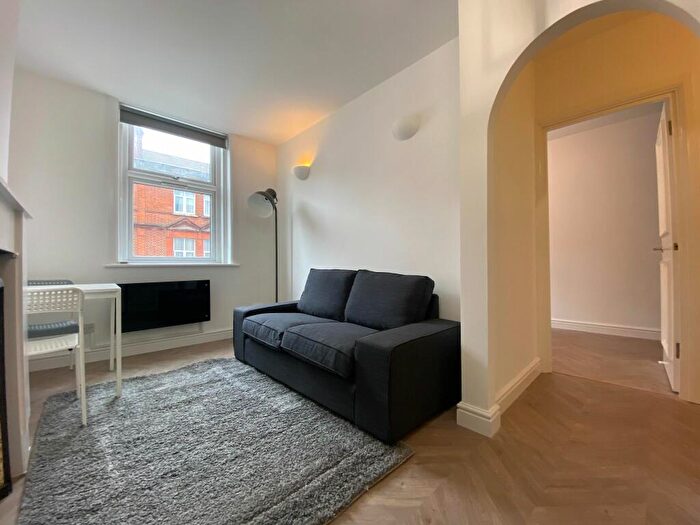 2 Bedroom Apartment To Rent In Bed Flat High Road, Willesden Green, NW10
