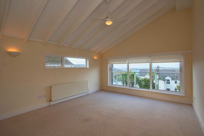 2 Bedroom Flat To Rent In Headland Road, Carbis Bay, TR26