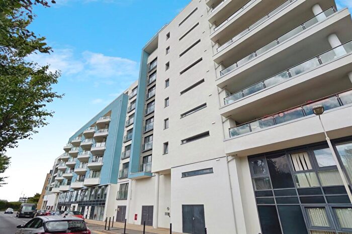 3 Bedroom Maisonette To Rent In Sapphire Court, SO14