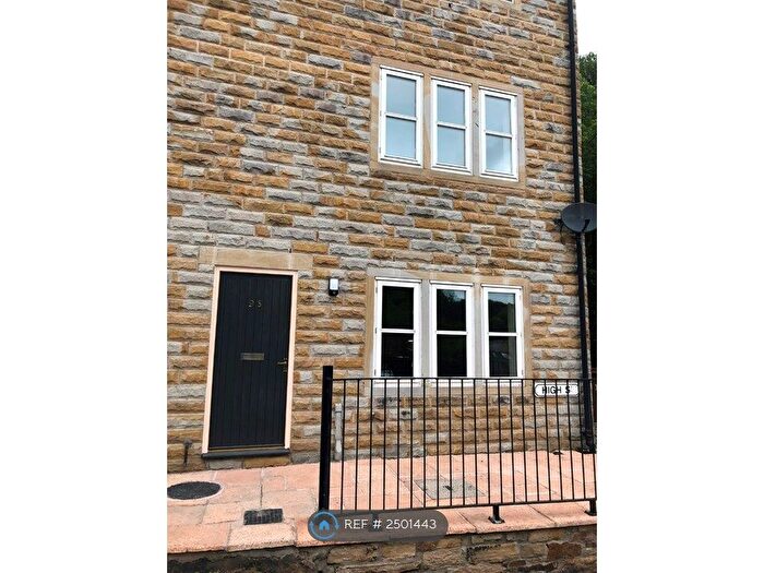 2 Bedroom Maisonette To Rent In High Street, New Mills, High Peak, SK22