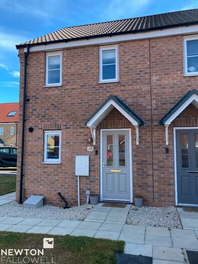 2 Bedroom Semi-Detached House To Rent In President Place, Harworth, Doncaster, DN11