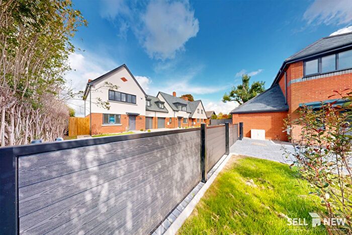 3 Bedroom End Terrace House For Sale In Luton Road, Hitchin, SG5