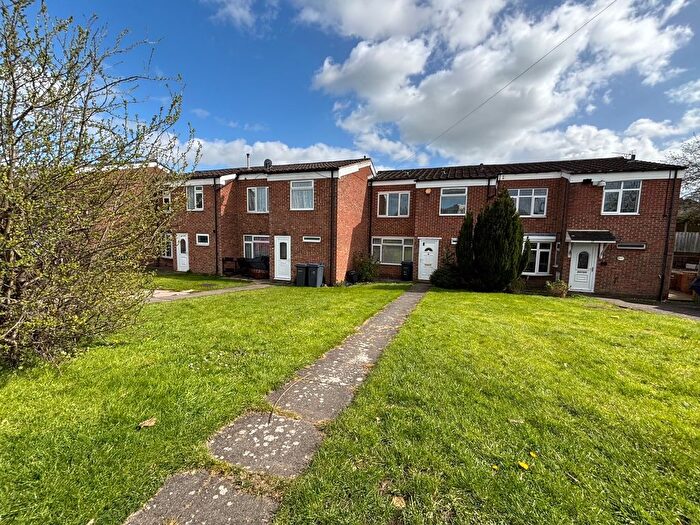 3 Bedroom Terraced House To Rent In Parkdale Drive, Birmingham, B31