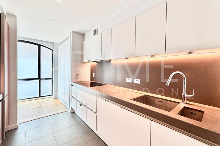 2 Bedroom Flat To Rent In Chelsea Wharf Residences, Lots Road, Chelsea, SW10