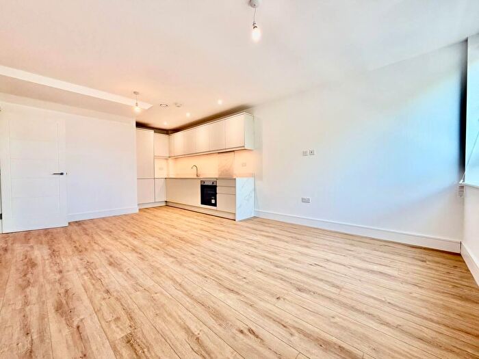 2 Bedroom Flat To Rent In High Street, Barnet, EN5