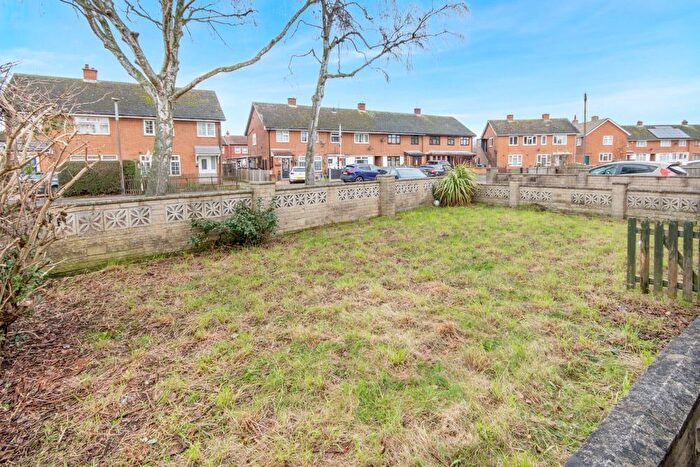 2 Bedroom Flat For Sale In The Oval, Retford, DN22