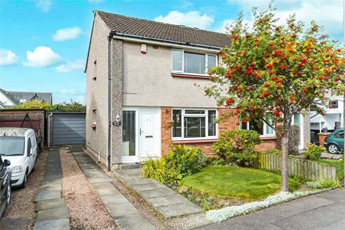 3 Bedroom Semi-detached House For Sale In Allan Park, Kirkliston, Midlothian, EH29