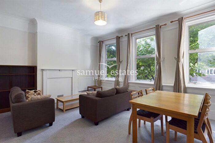 1 Bedroom Flat To Rent In St Johns Hill, Battersea, London, SW11