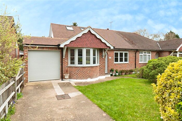 3 Bedroom Bungalow For Sale In Nutcroft Grove, Fetcham, Leatherhead, Surrey, KT22