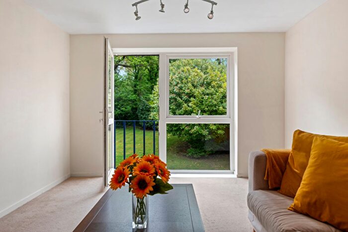 1 Bedroom Flat To Rent In Glenbuck Road, Surbiton, KT6