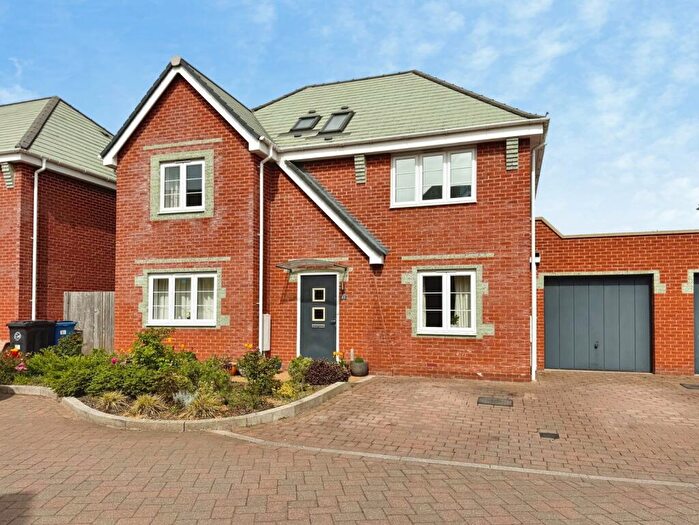 4 Bedroom Detached House For Sale In Kelly Road, High Wycombe, Buckinghamshire, HP11