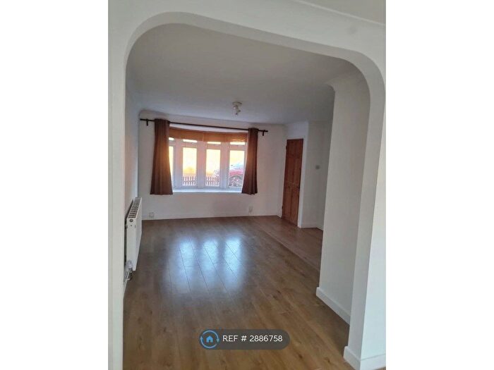 3 Bedroom End Terrace House To Rent In Leycroft Gardens, Erith, DA8