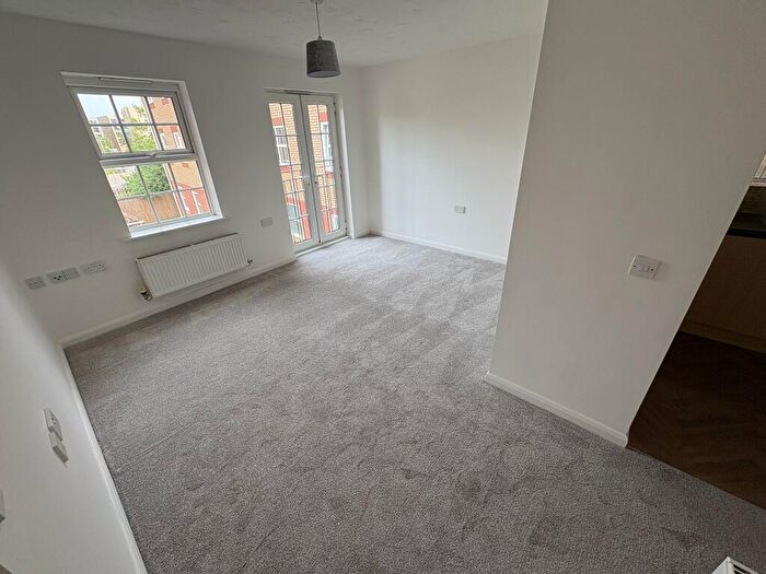 2 Bedroom Flat To Rent In Lion Court, Northampton, NN4