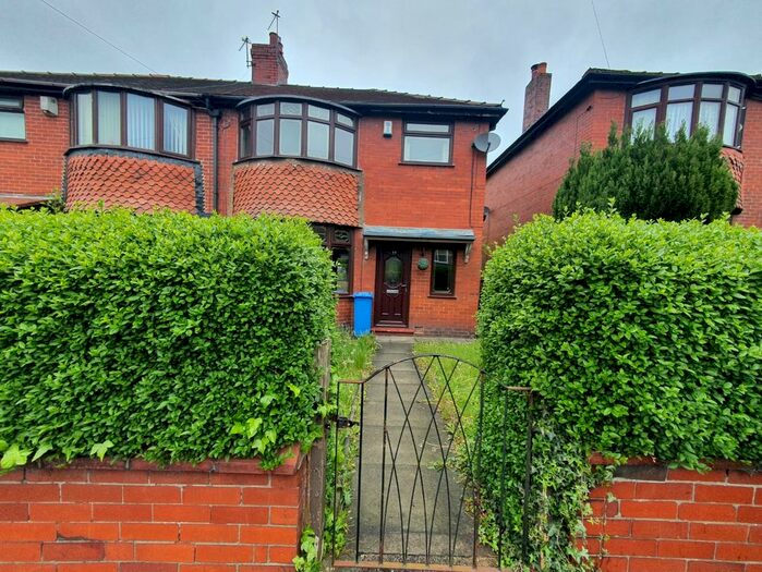 3 Bedroom Semi-Detached House To Rent In Buersil Avenue, Rochdale, OL16
