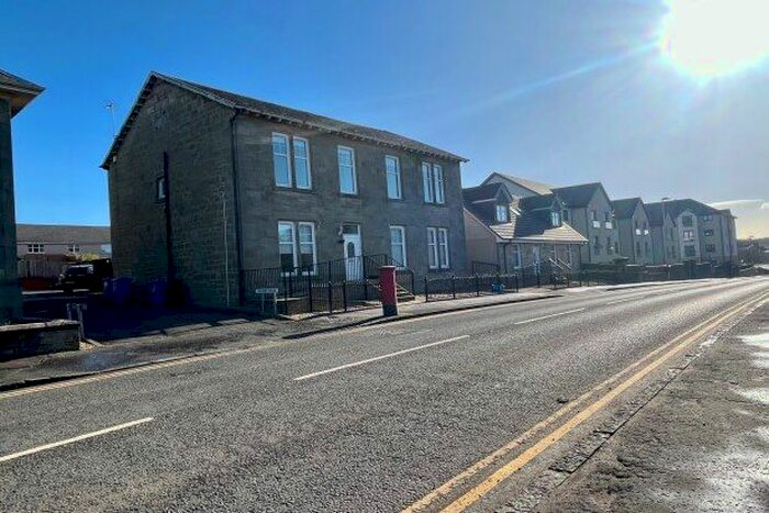 3 Bedroom Flat To Rent In Main Street, Glasgow, G74