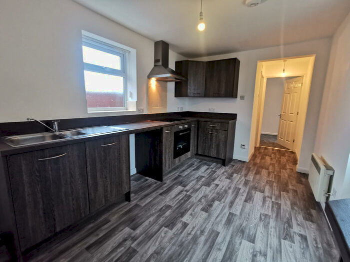 2 Bedroom Flat To Rent In Willerby Road, Hull, North Humberside, HU5