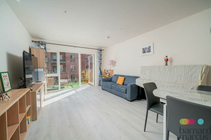 2 Bedroom Apartment To Rent In Royal Engineers Way, London, NW7