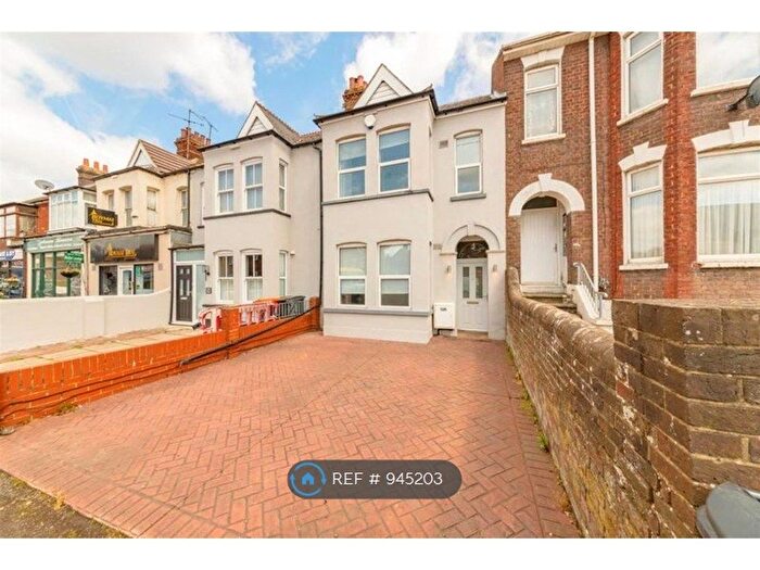 4 Bedroom Terraced House To Rent In High Street North, Dunstable, LU6