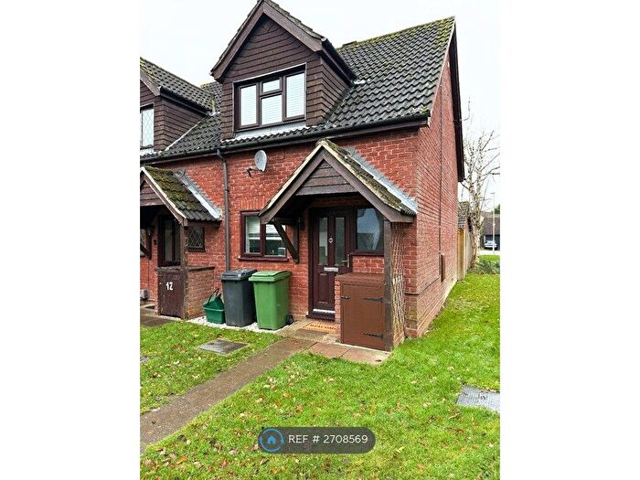 2 Bedroom Semi-Detached House To Rent In Mongers Piece, Basingstoke, RG24