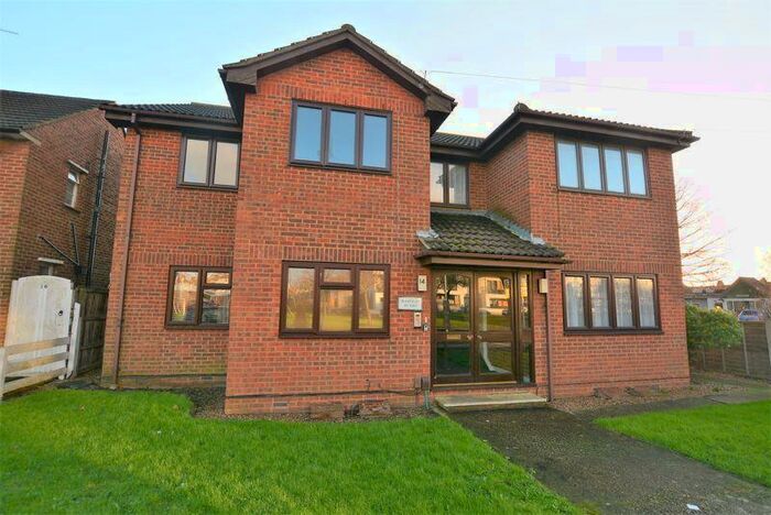 2 Bedroom Flat To Rent In Southchurch Boulevard, Southend-On-Sea, SS2