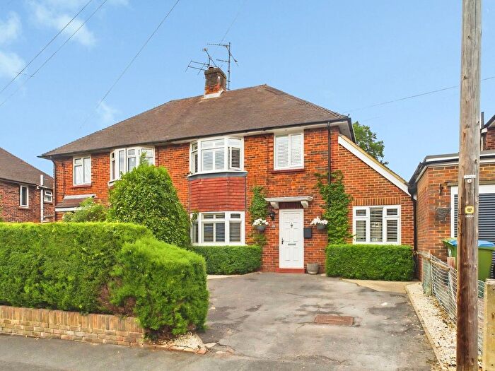 4 Bedroom Semi-detached House For Sale In Bennetts Road, Horsham, RH13