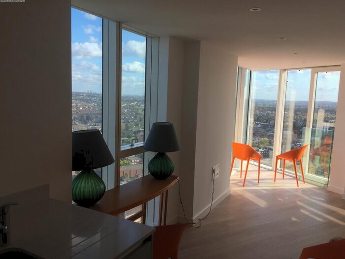 1 Bedroom Flat To Rent In Pinacle Apartments, CR9