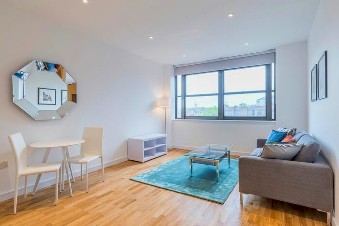 1 Bedroom Flat To Rent In Scimitar House, Eastern Road, Essex, RM1