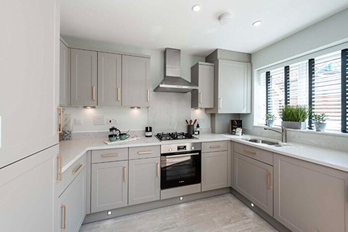 3 Bedroom Semi-Detached House For Sale In Scocles Road, Minster On Sea, Kent, ME12