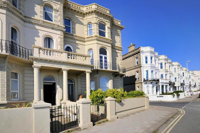 2 Bedroom Flat To Rent In Marine Parade, Worthing, BN11