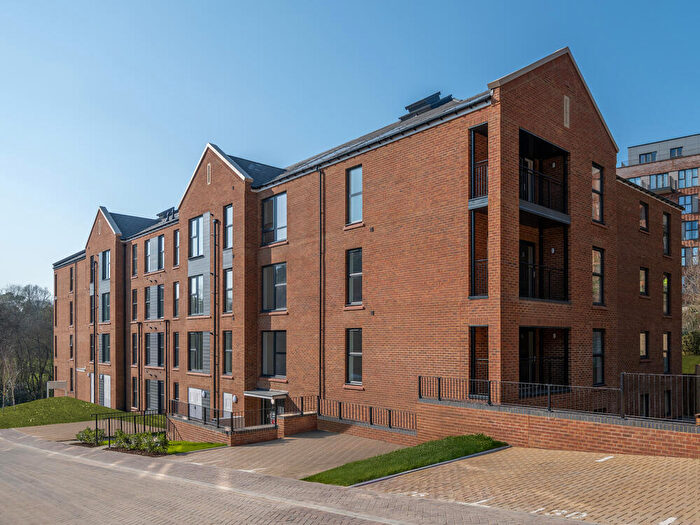 1 Bedroom Apartment For Sale In James Whatman Way, Maidstone, Kent, ME14