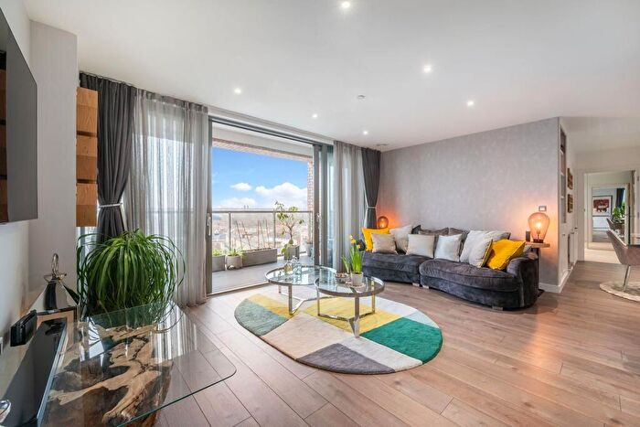 2 Bedroom Apartment For Sale In Flat, Heritage Tower, East Ferry Road, London, E14