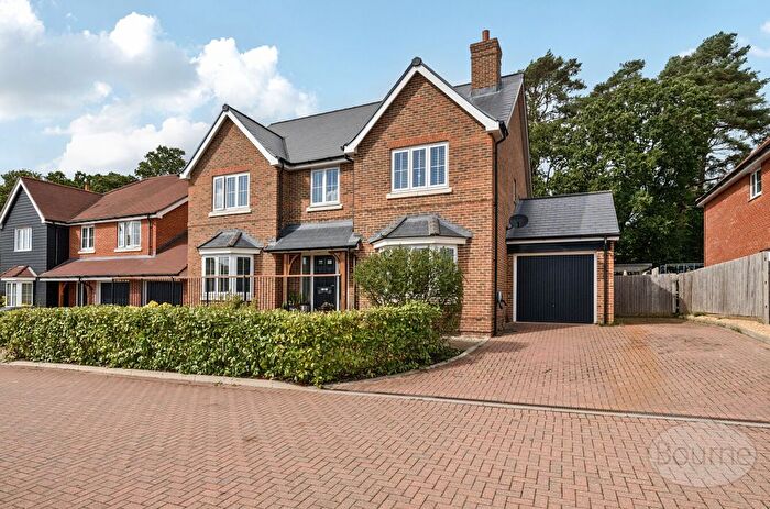 5 Bedroom Detached House For Sale In Baker Oats Drive, Wrecclesham, Farnham, Surrey, GU10