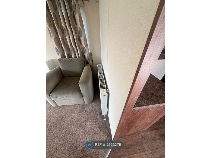 2 Bedroom Park Home To Rent In Reigate Road, Horley Gatwick, RH6