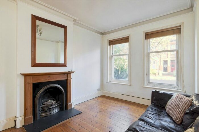 1 Bedroom Flat To Rent In Amesbury Avenue, London, SW2