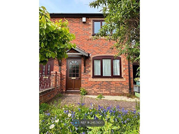 2 Bedroom Semi-Detached House To Rent In Sherwood Close, Atherstone, CV9