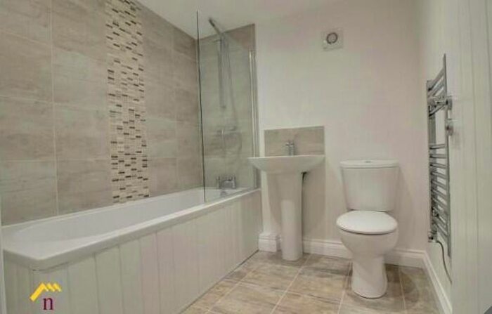 2 Bedroom Flat To Rent In High Street, Hatfield, Doncaster, DN7