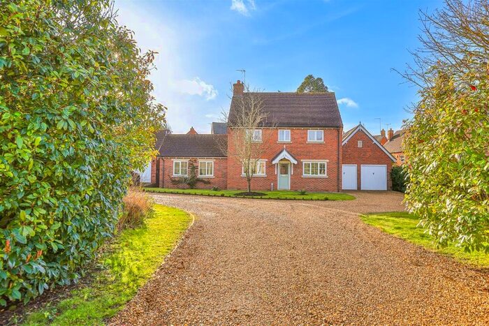 3 Bedroom Detached House For Sale In Loddington Way, Mawsley, NN14