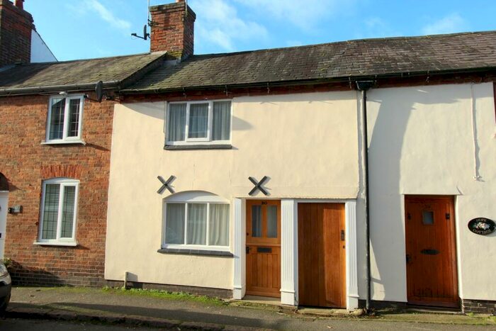 2 Bedroom Cottage To Rent In Baker Street, Lutterworth, LE17