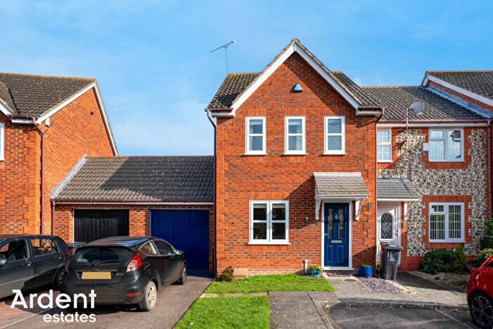 3 Bedroom End Of Terrace House For Sale In Long Common, Heybridge, CM9