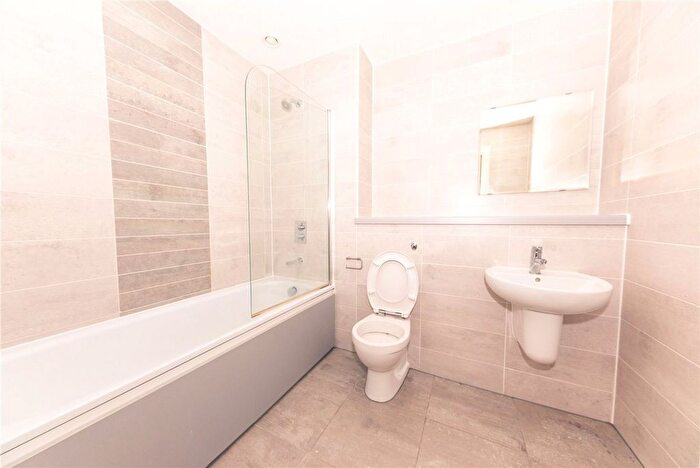 2 Bedroom Flat To Rent In Plaza Boulevard, Liverpool, L8